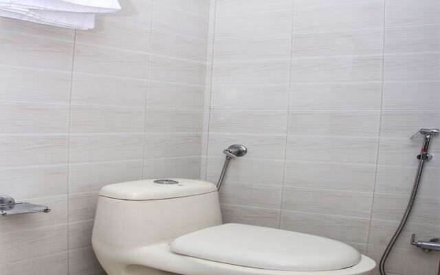 Capital O 14864 Hotel Satyam Inn
