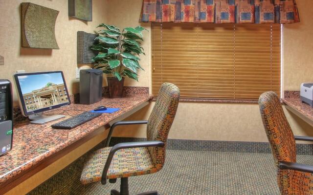 Holiday Inn Express Hotel & Suites Las Vegas by IHG