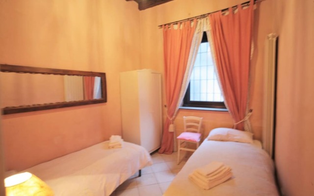 "trilocale In Corte Dell'800"