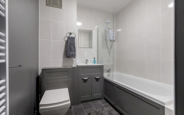 Dunfermline Central Apartments at 48