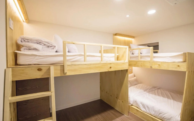 Step Inn Myeongdong 2 - Hostel