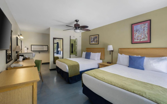 Caliente Tropics Hotel