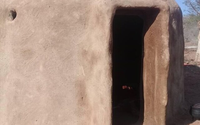 Omapaha Traditional Hut