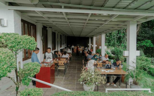 Ariandri Hotel & Resort 