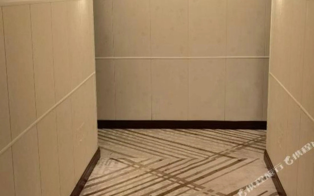 Yijia Hotel (Shanghai Hongkou Soccer Stadium)