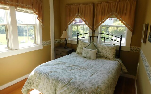 Dominion Hill Country Inn