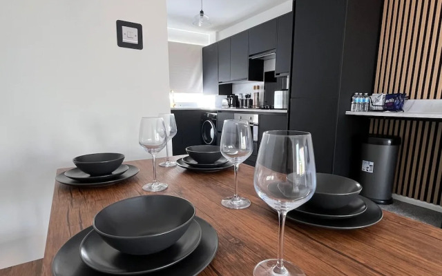 Nottingham 2-bed House, Sleeps 4, Pet Friendly