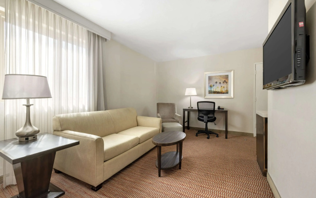 Best Western Royal Palace Inn & Suites