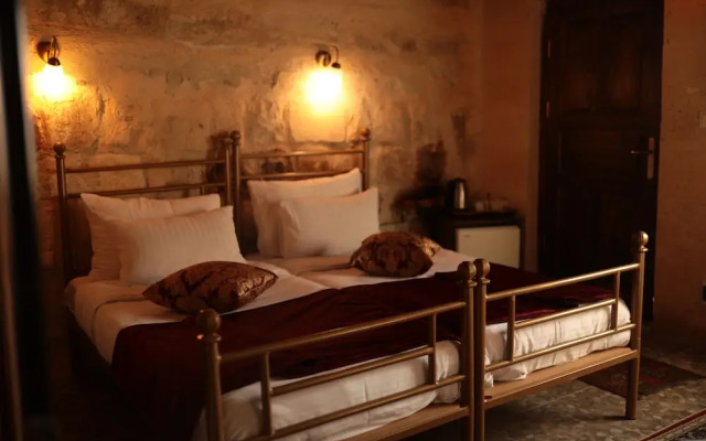 Young Cave Hotel