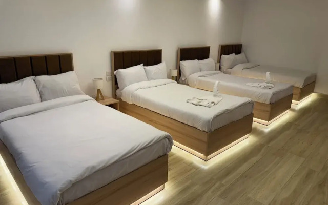 Diamond pyramids hotel