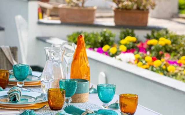 JJ Capri in Capri With 2 Bedrooms and 2 Bathrooms