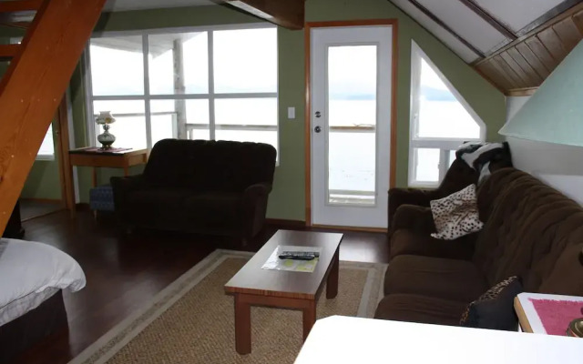 Orca Lodge