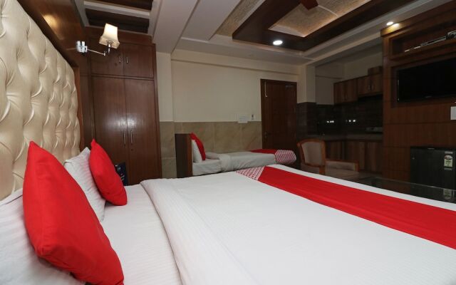 The Hira Palace