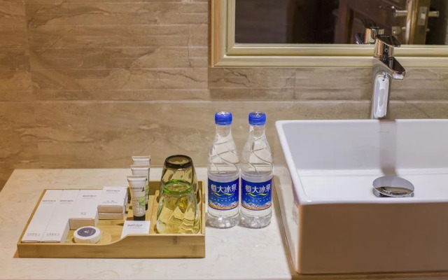 Hua Zhu Fansu Yunju Homestay