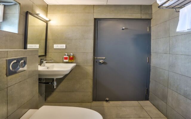 OYO Townhouse 156 Maraimalai Nagar