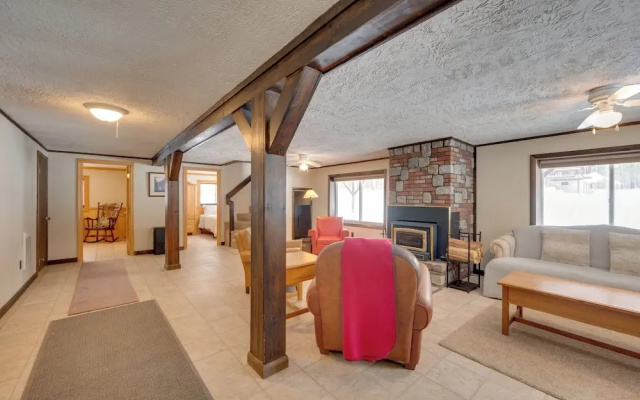 Hike & Ski: Cabin w/ Fireplace in Franconia!