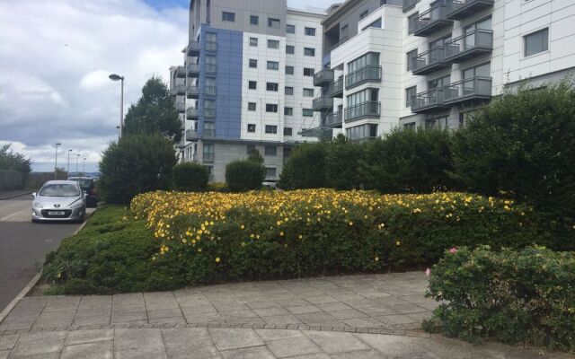 Stylish Garden View Apartment