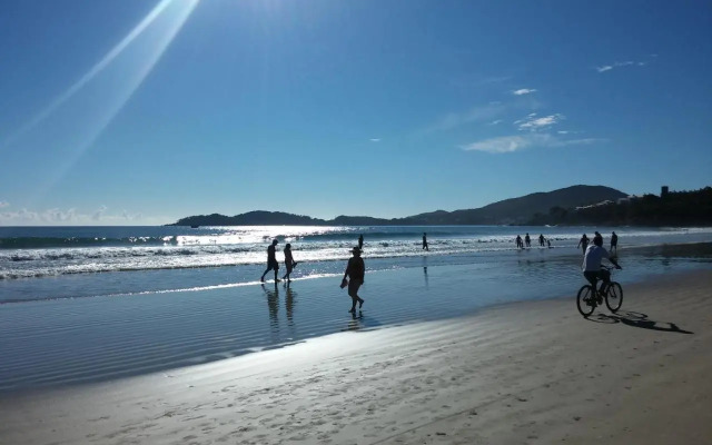 Apto 1 quarto, Centro de Bombinhas, 130 metros da praia.