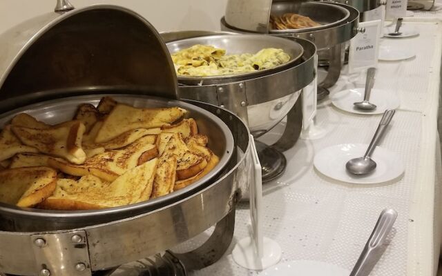Zifan Hotel & Suites