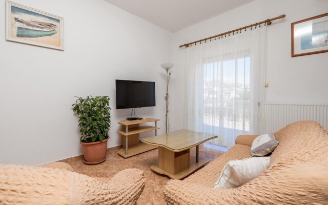 Stunning Apartment in Lopar With Wifi and 2 Bedrooms