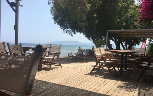 Savvas Surf House