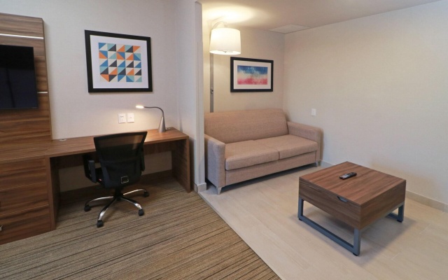 Holiday Inn Express Monterrey Fundidora by IHG