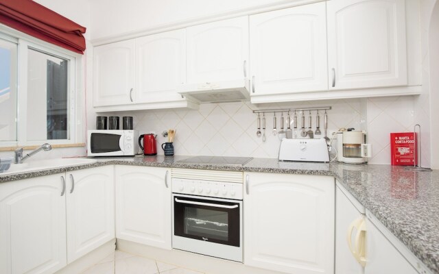 Amazing 2-bedroom Appartment With big Terrace!