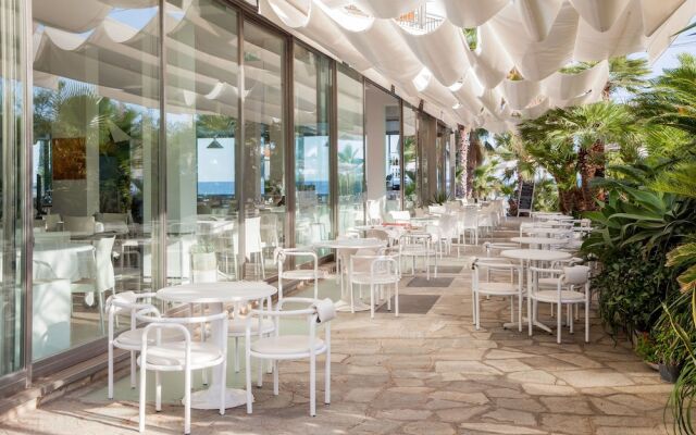 Hotel Caravelle
