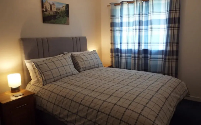 Ideal Central Edinburgh Location With On-site Private Parking
