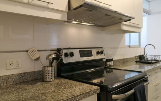 Lovely 3BR With Balcony in Miraflores