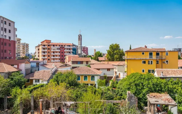 Urban Scene - Free Parking