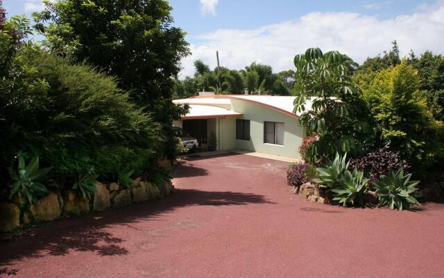 Noosa Edge Nudist Retreat - Noosa Edge Paradise
