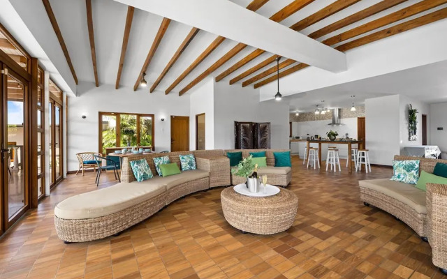 Spacious 4BR Villa Private Pool Cozy Location