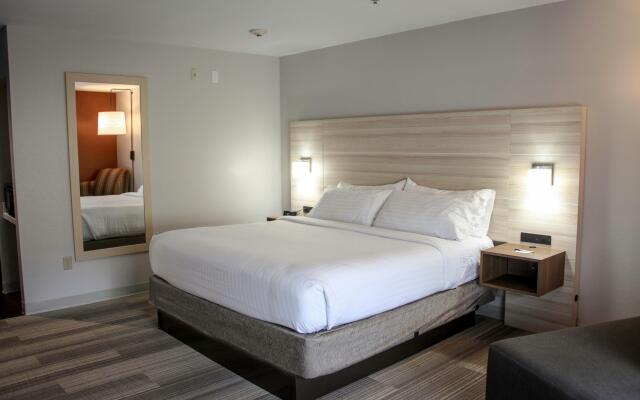 Holiday Inn Express Hotel & Suites Athens, an IHG Hotel