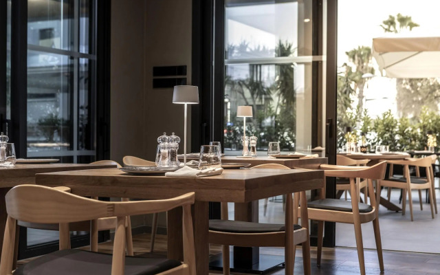 Anemi Hotel & Suites