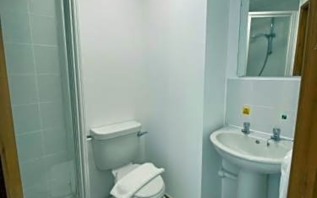 Regency Hall Smart Cheltenham Ensuite Rooms e