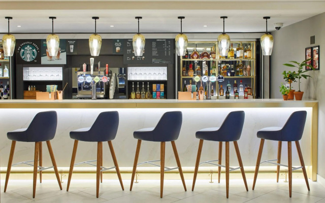 Courtyard by Marriott London Heathrow Airport