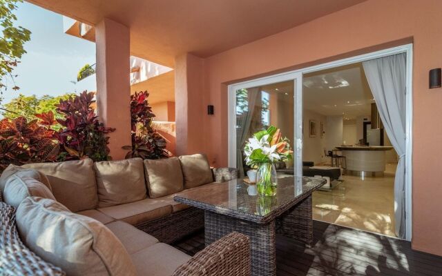 Chic Oasis on the Coast