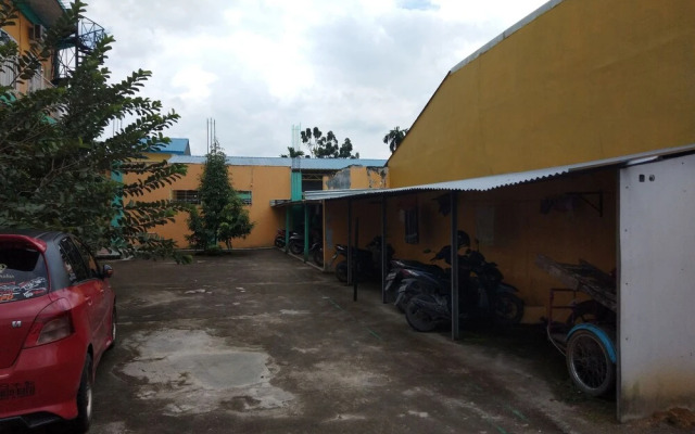 Kost 748 At