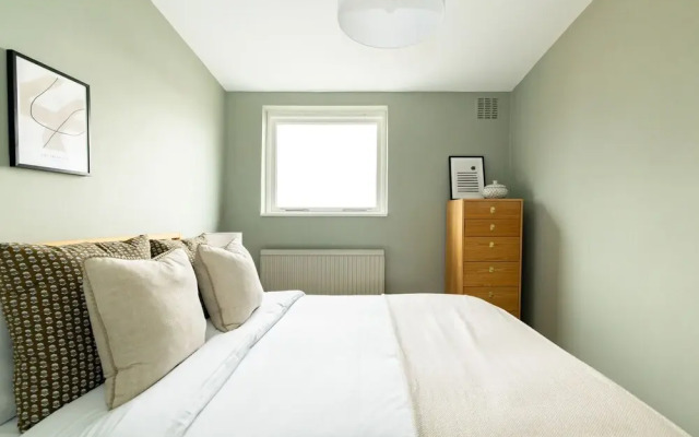 Stylish West Kensington Duplex