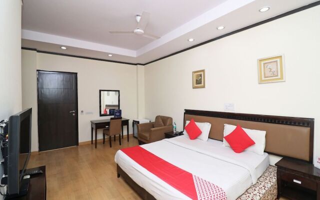 OYO 24624 Kaycee Residency