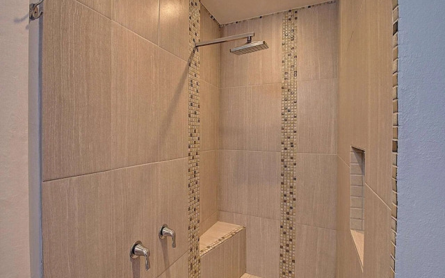 Spacious & Pet Friendly + Game Room Sleeps 10