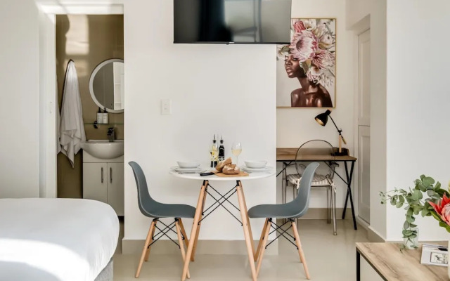 Private Secure Studio in Camps Bay The Cove