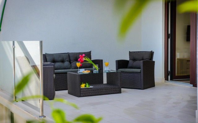 Tandem Apartments with Swimming pool