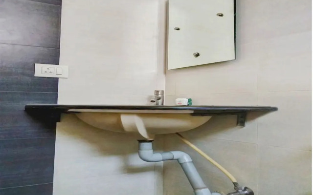 OYO 10479 Sree Sai Comfort