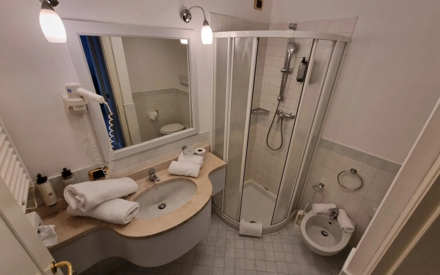 Le Terrazze Sul Lago Residence & Hotel