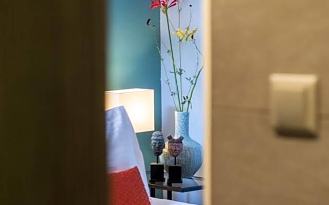 Décor Canal House