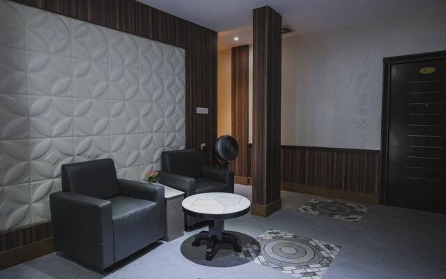 RedDoorz Plus near Pantai Coastarina 2