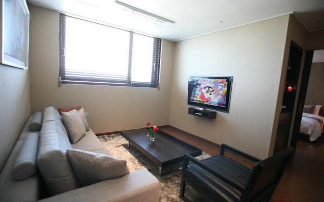 Hyunjin Tourist Hotel