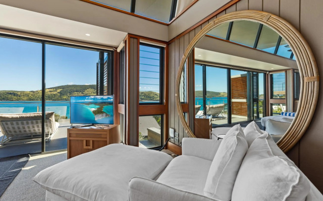 Yacht Club Villas
